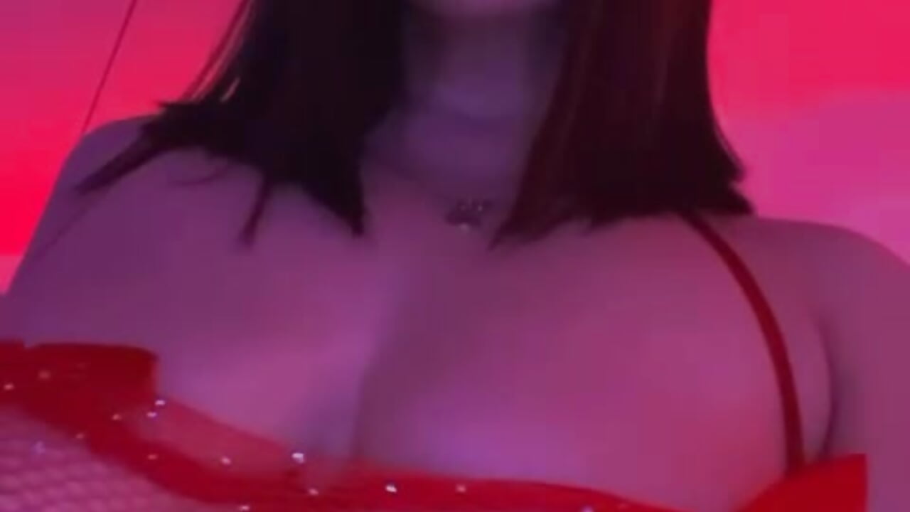 sexy - video oleh model kamera IsisLoveyes_