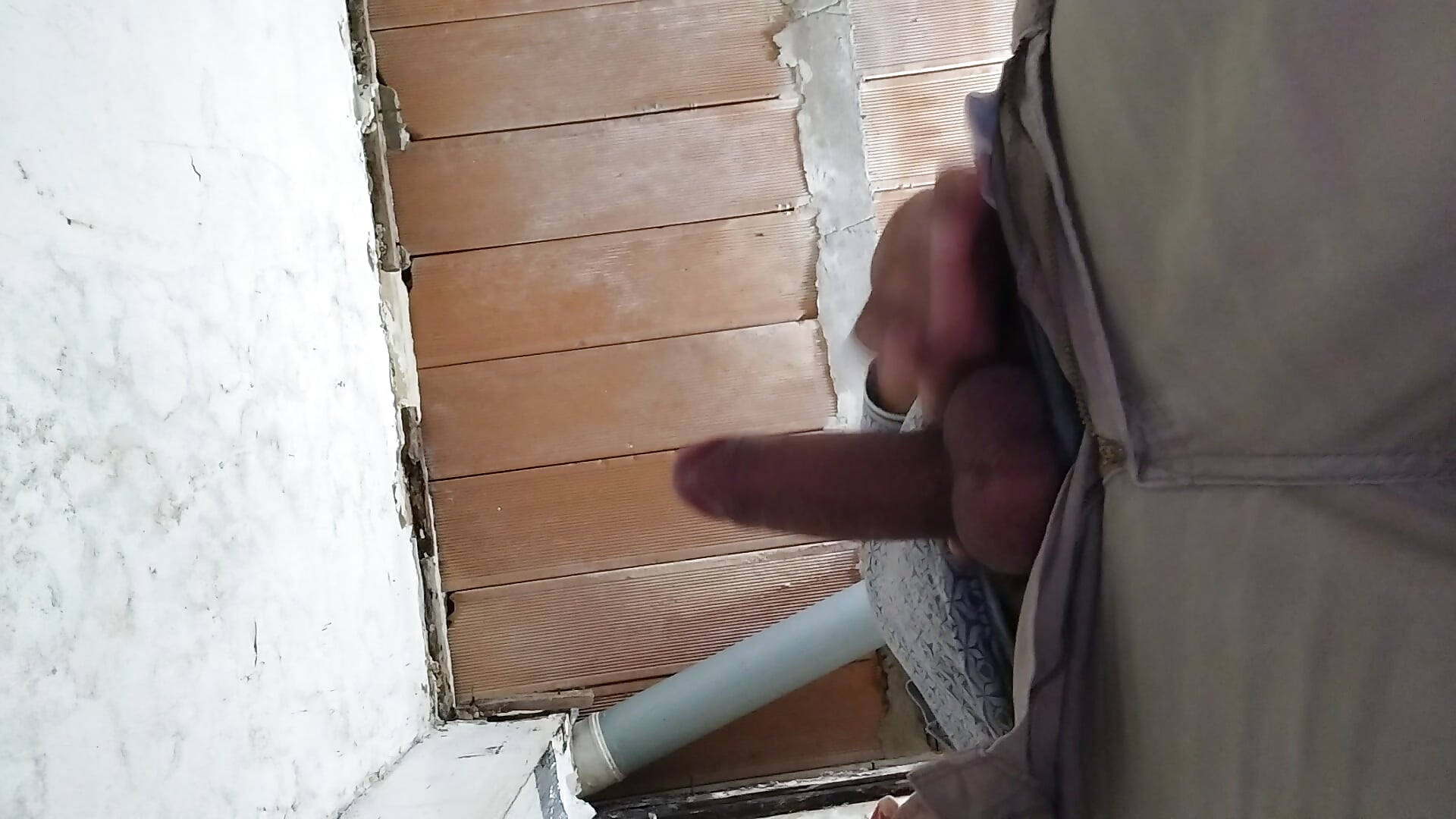 Una paja antes de ser descubieto