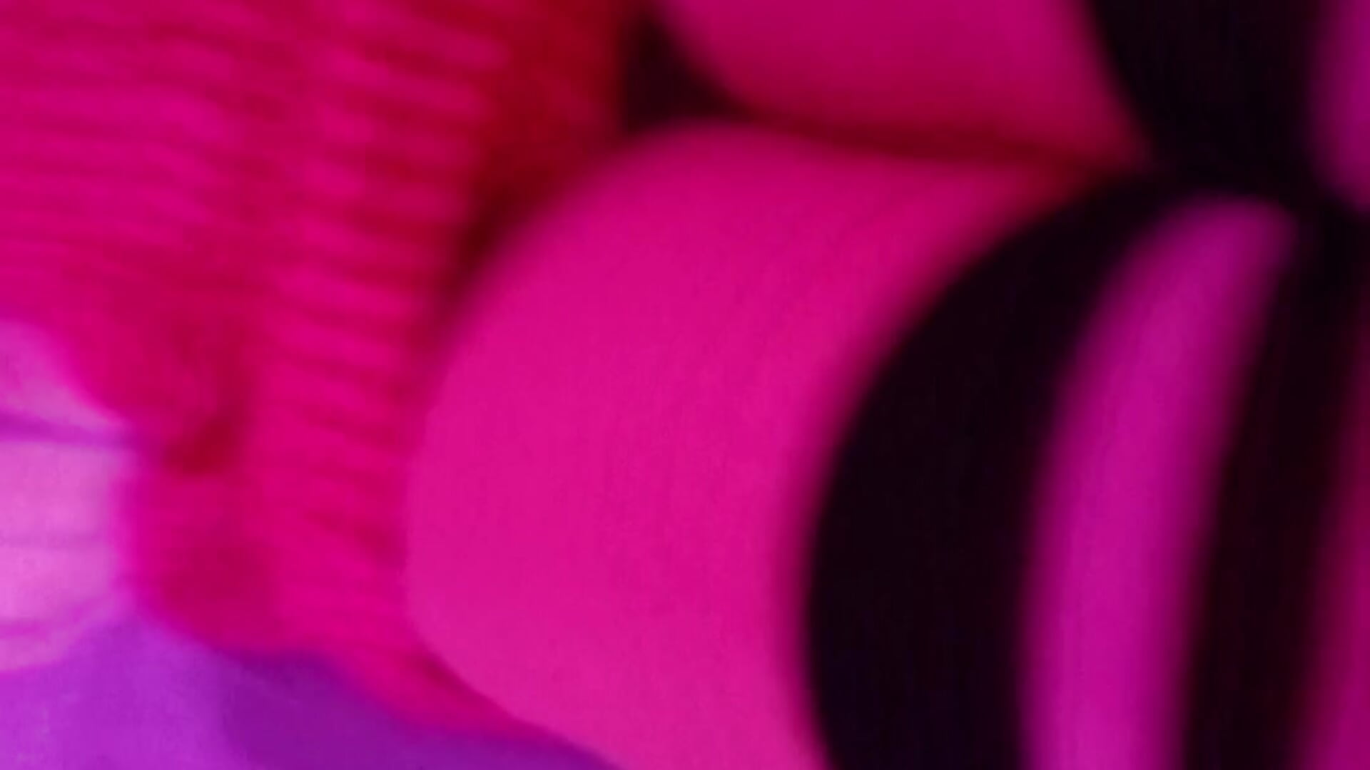 Play with my body and you can fuck my thigh