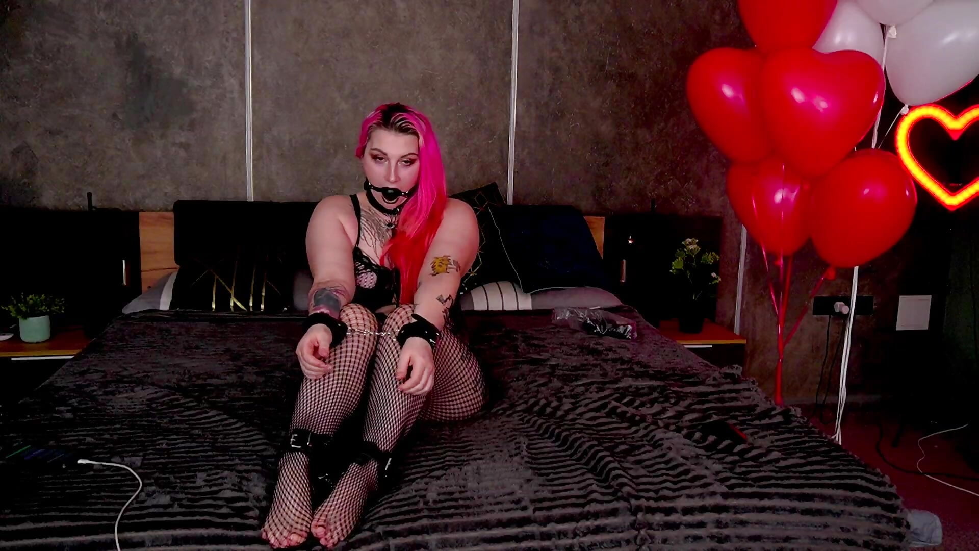Tie that slut!