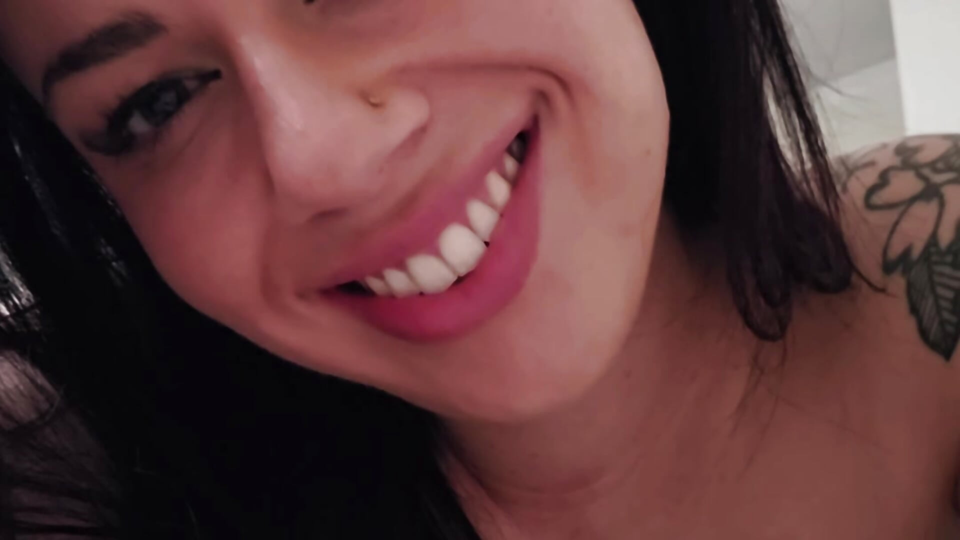 Do you need JOI? Edging Advice? Just a lil dirty talk to get over the edge?? 😘 - video by SingleMilf_Lauren cam model