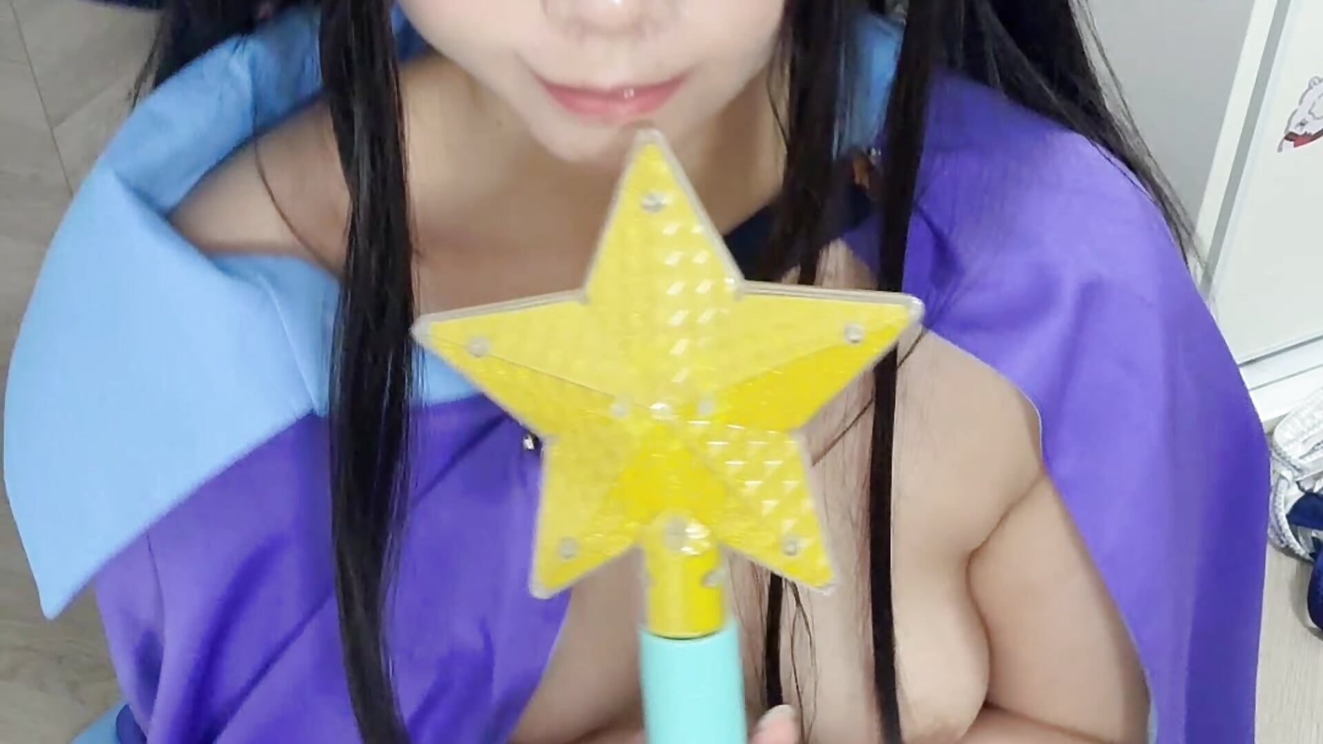 小魔女和魔法棒 - video by linko12334 cam model