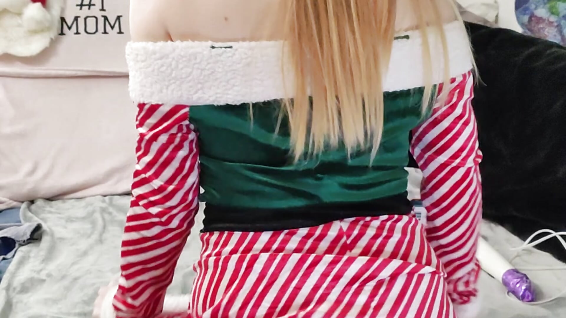 Xxxmas sample - video by Venus22cumin cam model