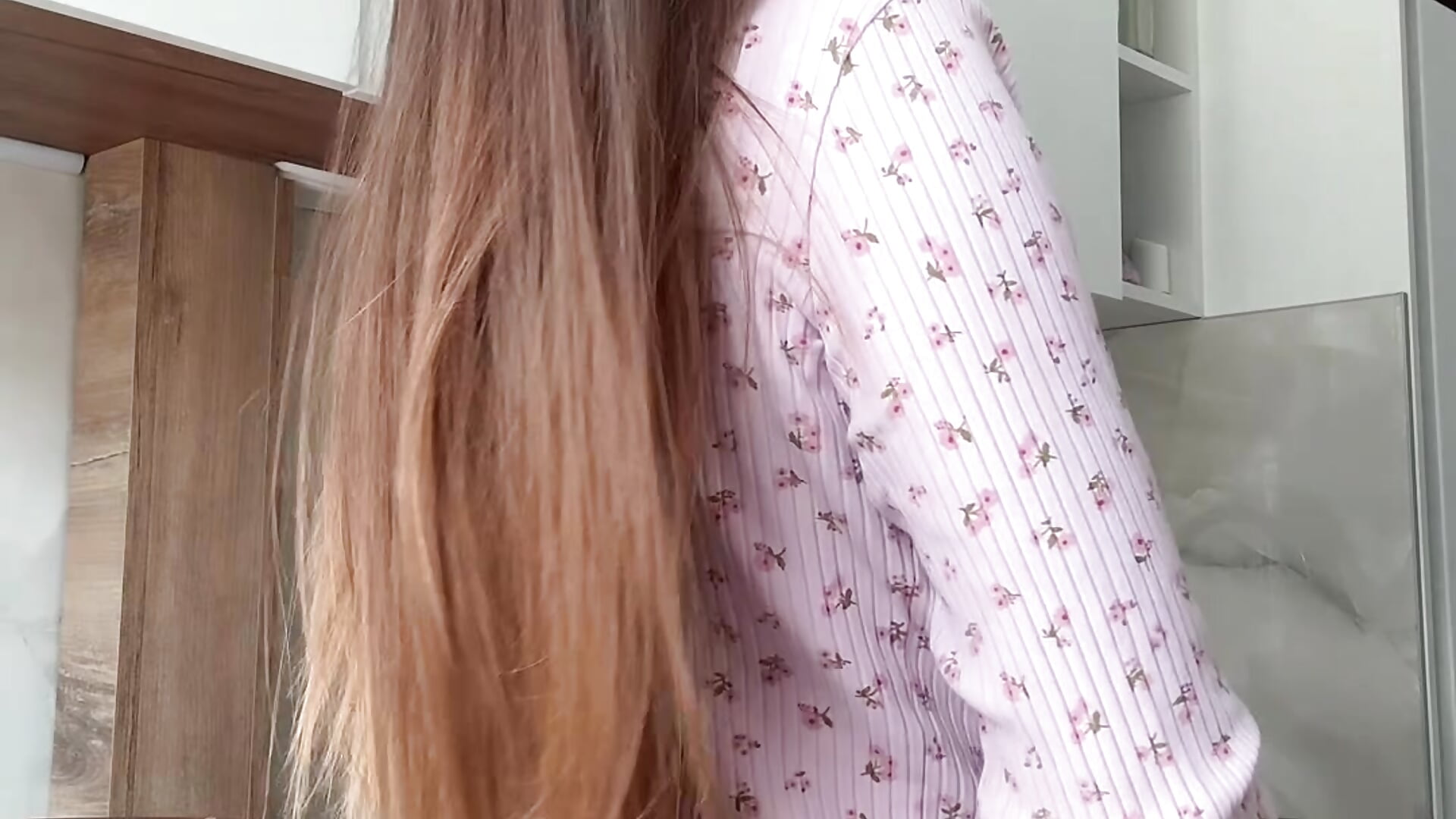 The continuation can be whatever you want... - video by MakiimaStar cam model