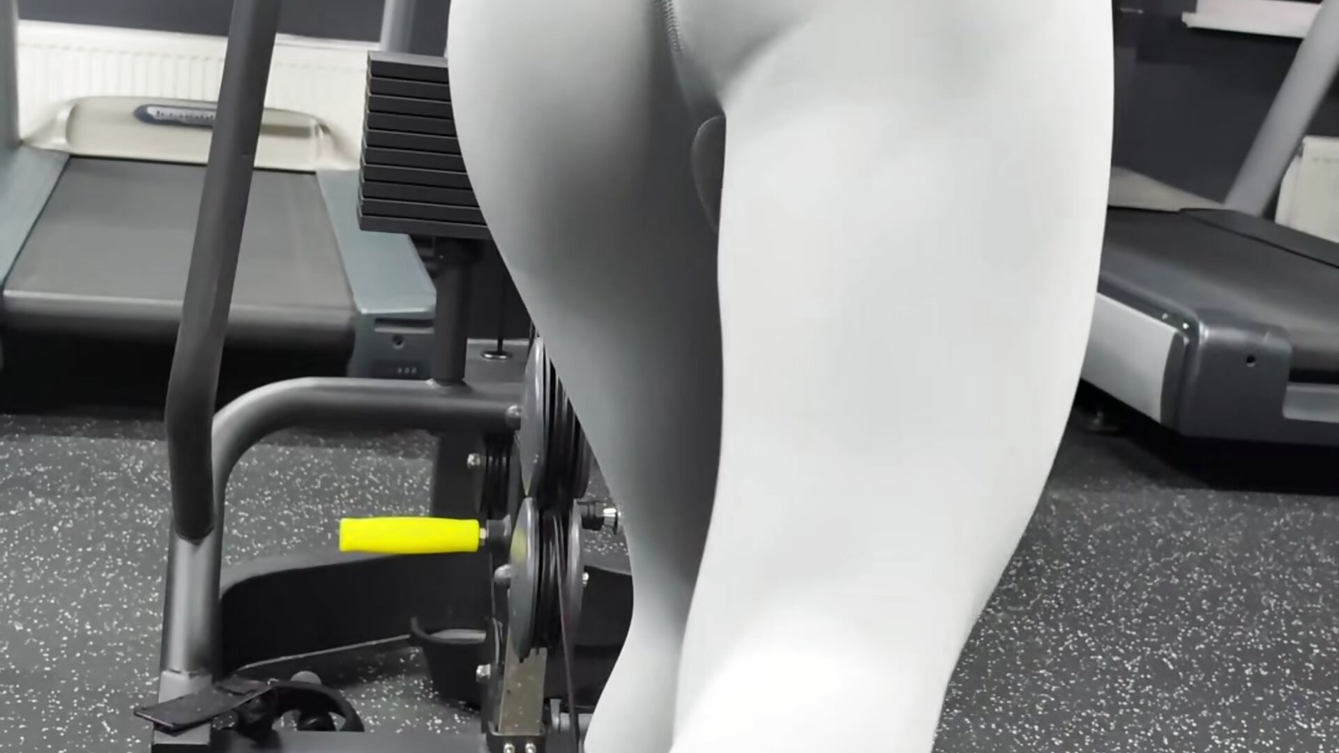 Working on my booty 🍑 – video af GroteskCouple@xh