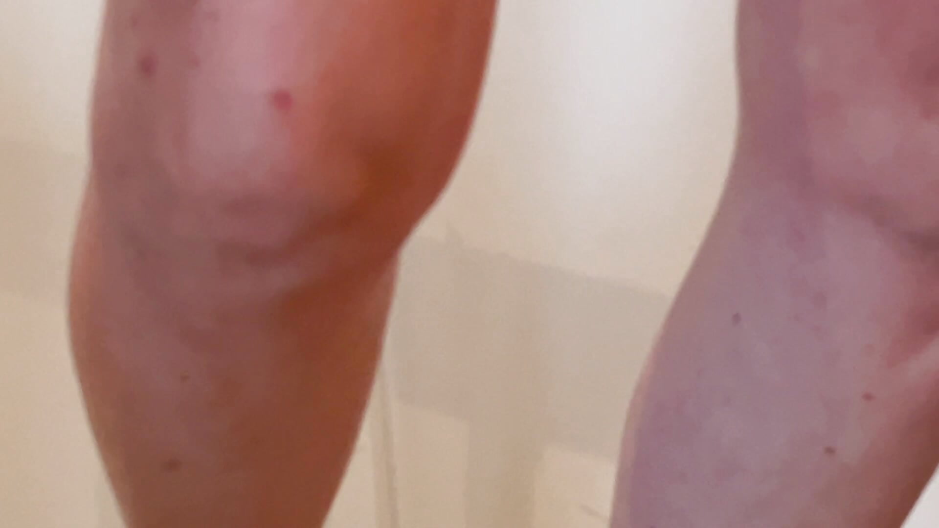 neue Schuhe nackt präsentiert