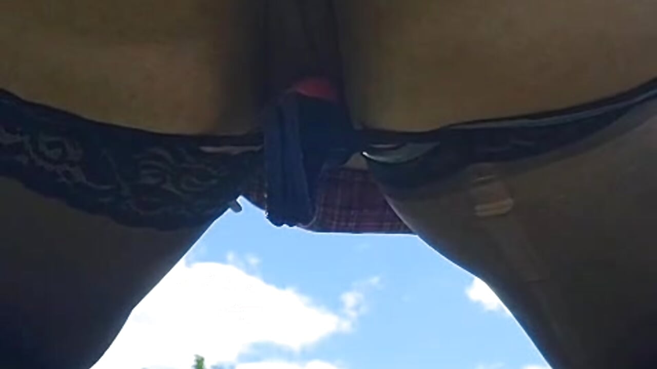 finger this big ass - video by SeductiveCeline cam model