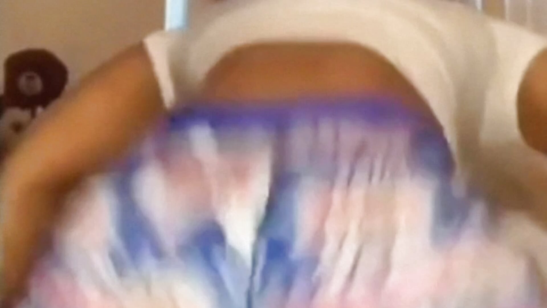Powerful twerk 🍑🪩