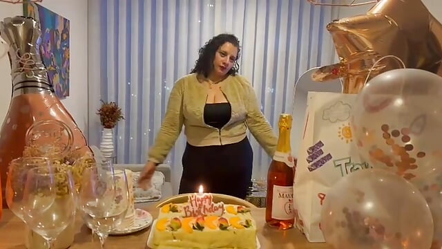 A beautiful birthday – video od webkamerové modelky Aleja_Gonzales