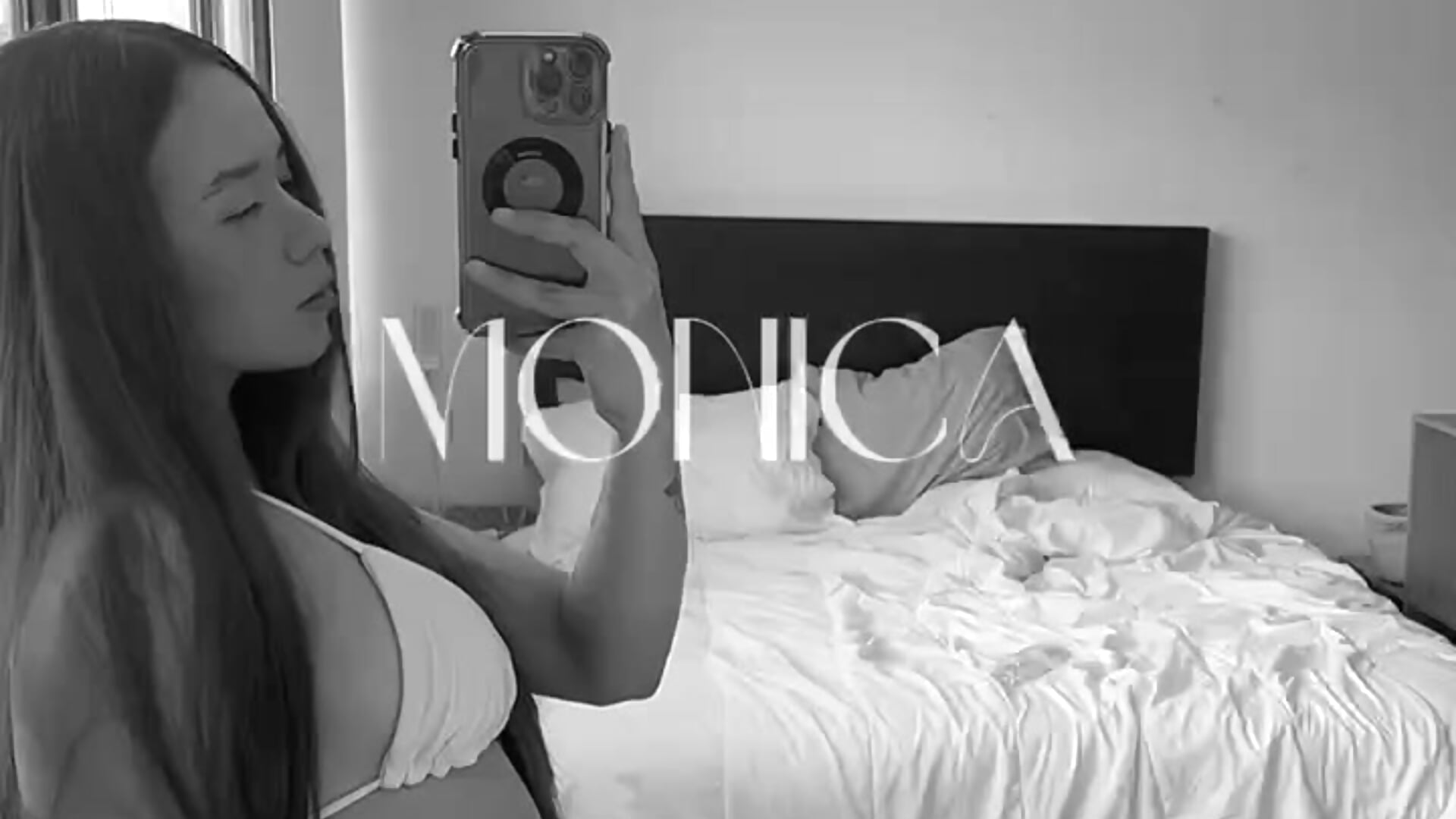 Foxy - video by foxLena cam model