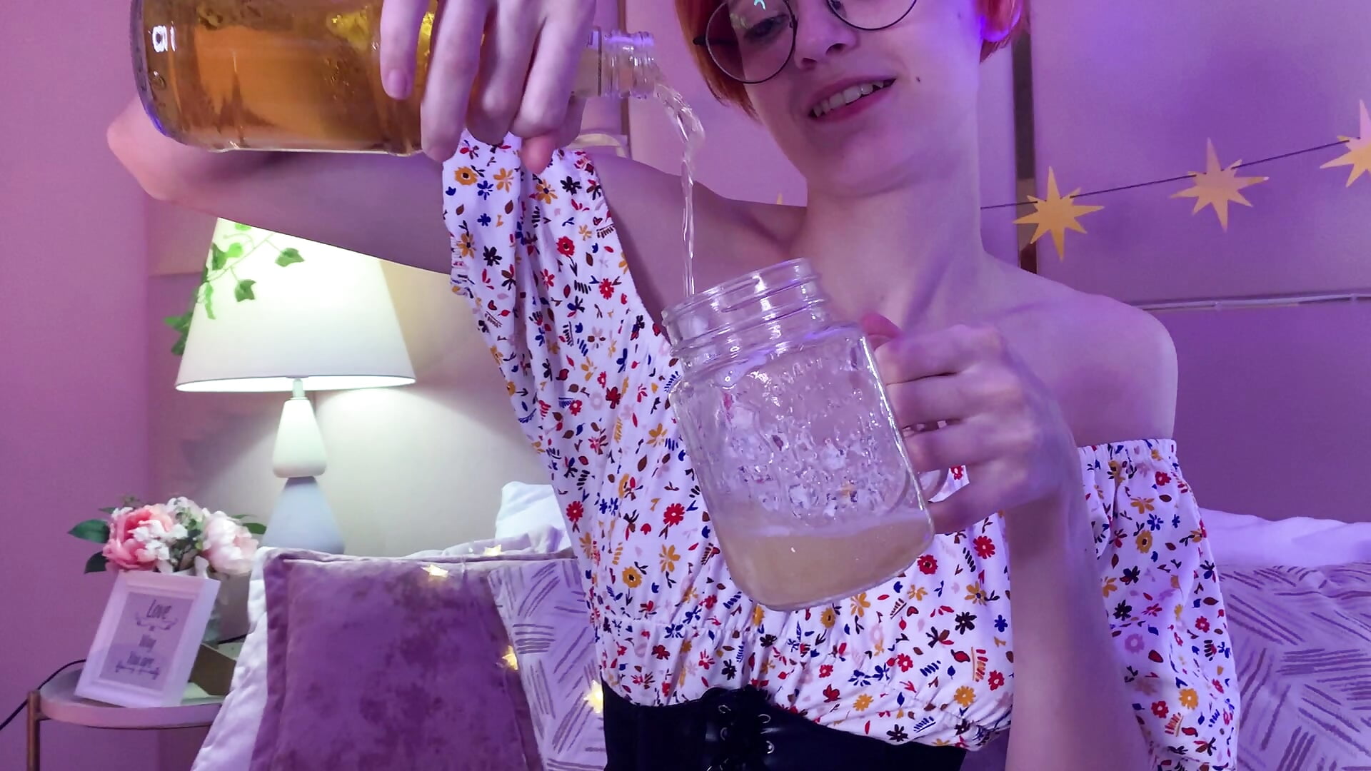 hello oktober - video by Jean_Hallys cam model