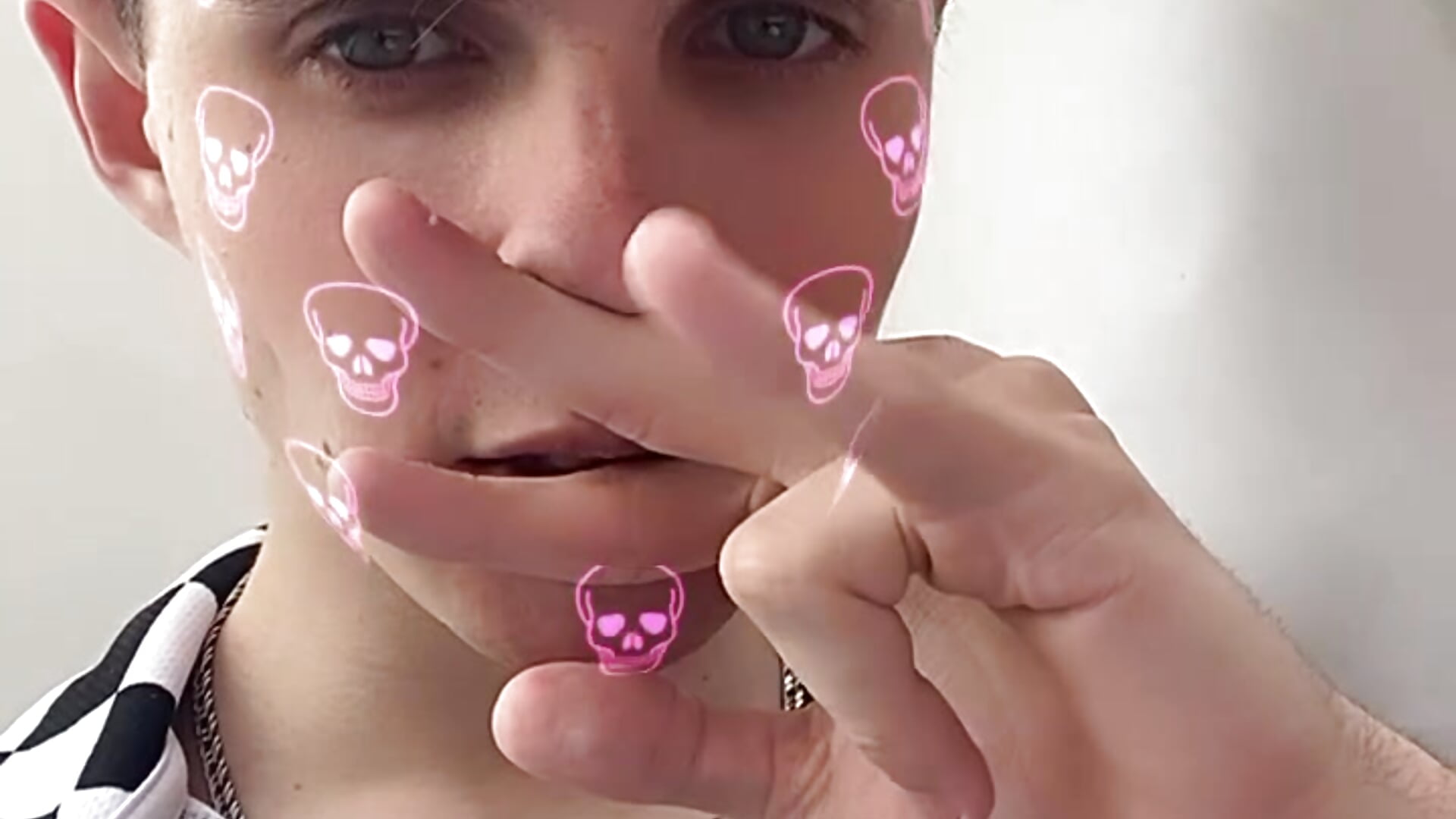 Kiss - video by BarrettLidz cam model