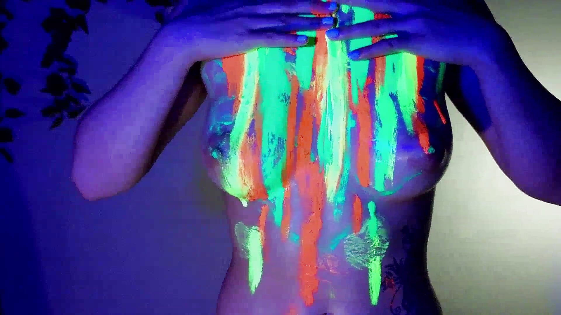 Neon show part.2 - vídeo de la modelo de cam LyleHancock
