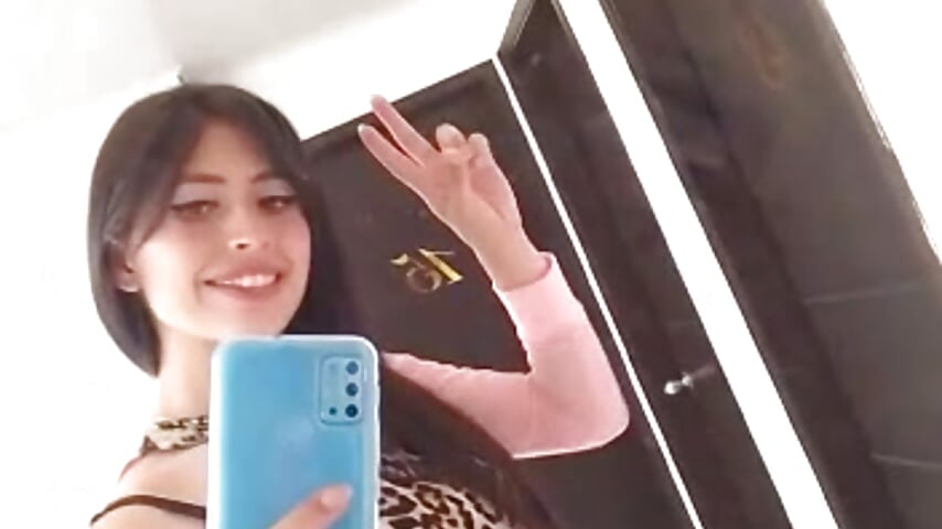 WhatsApp Video 2023-05-30 at 8,45,50 PM - فيديو من _melody_clum_v موديل الكام