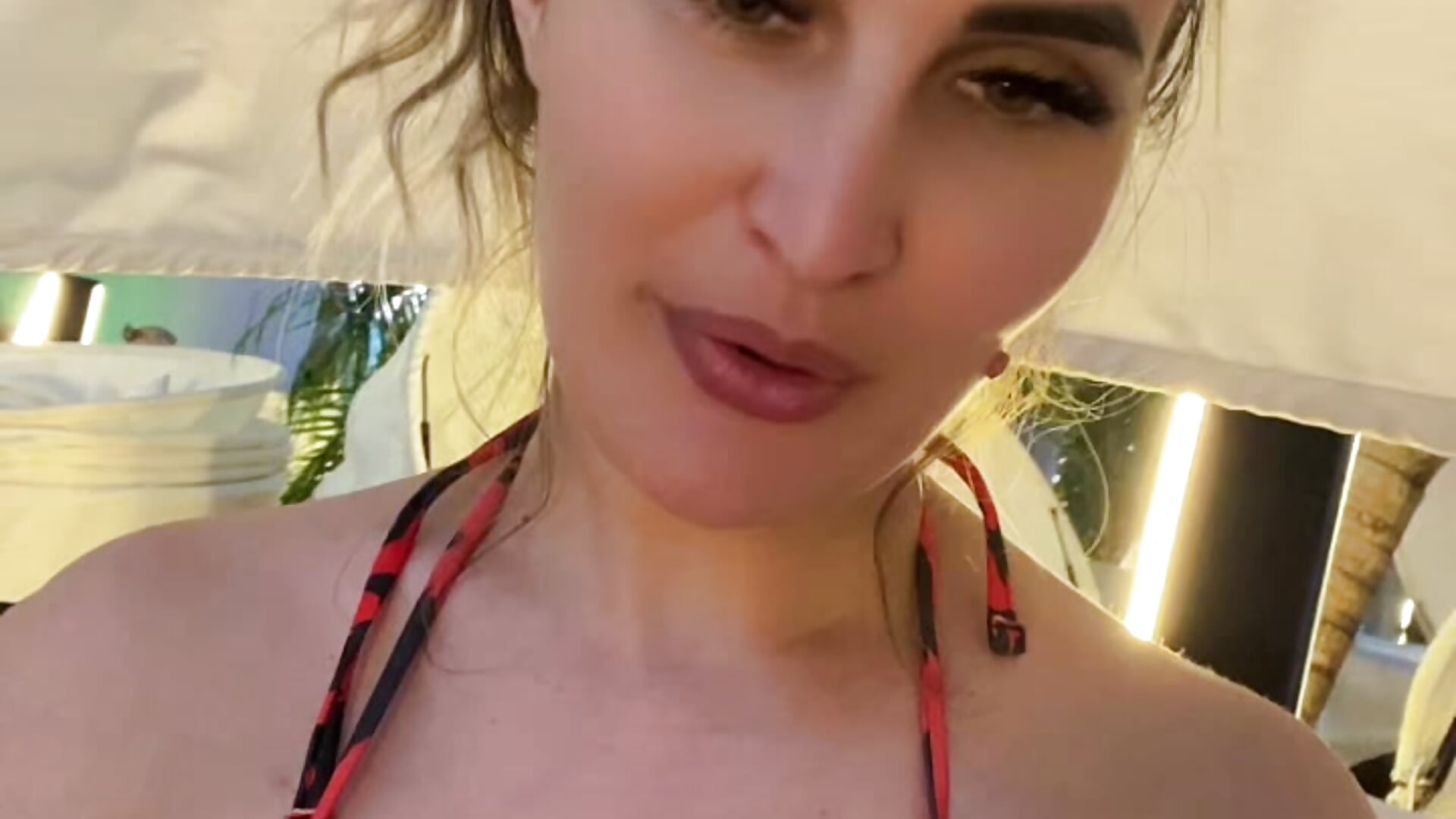 G O D - video av EvelynFrances cam-modell