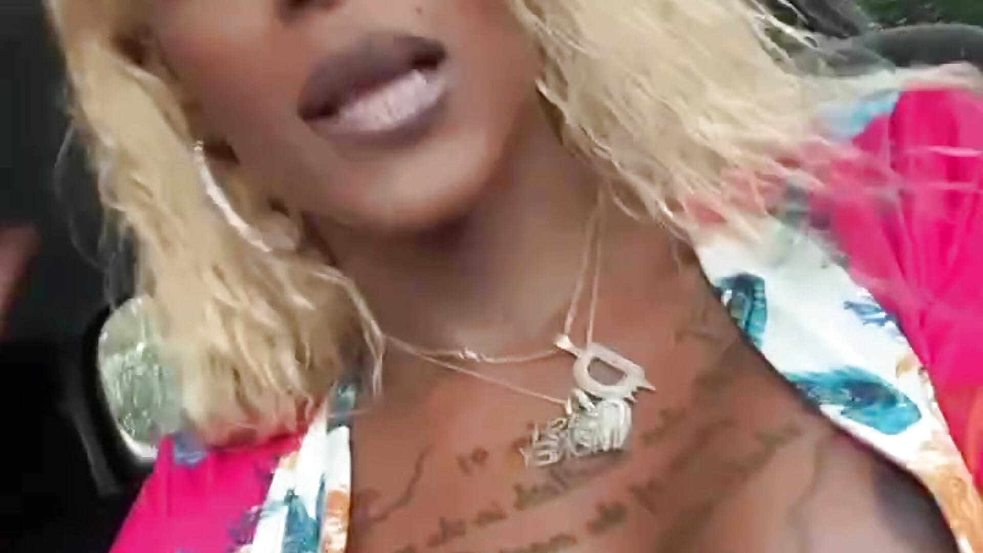 trim,3592993D-A91D-42AE-8FD0-404A7D1FD6B0 - วิดีโอโดย Destiny954 โมเดลแคม