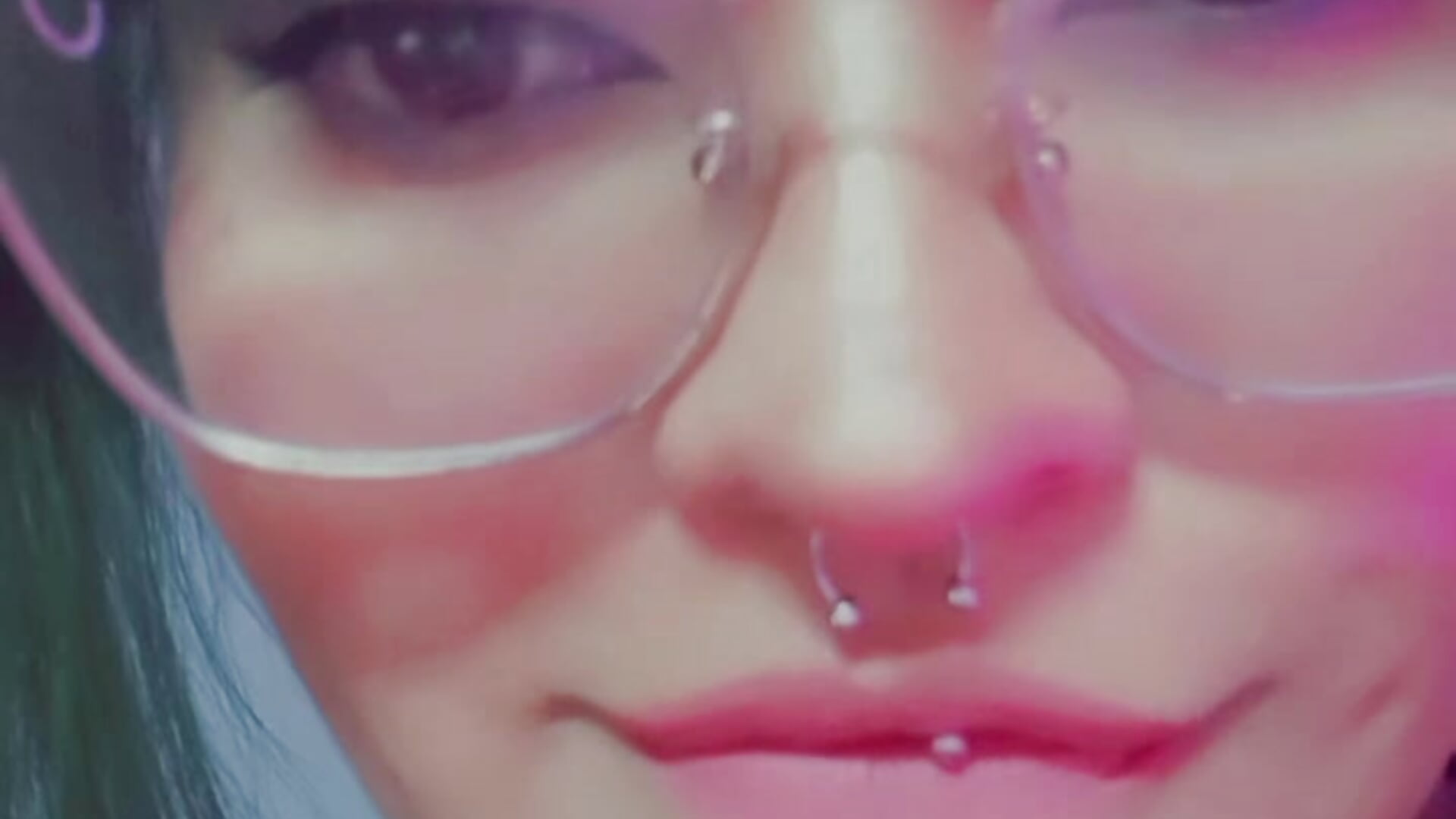 Piercings - βίντεο μοντέλου lucky-leah