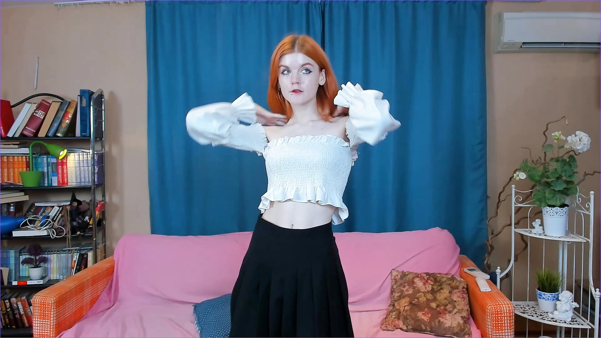 Love - video by MaryaMaler cam model