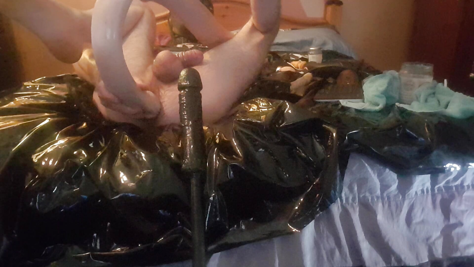 pole riding, extreme deep giant double ender monster dildo self fist - Jasmine_dlight主播的视频