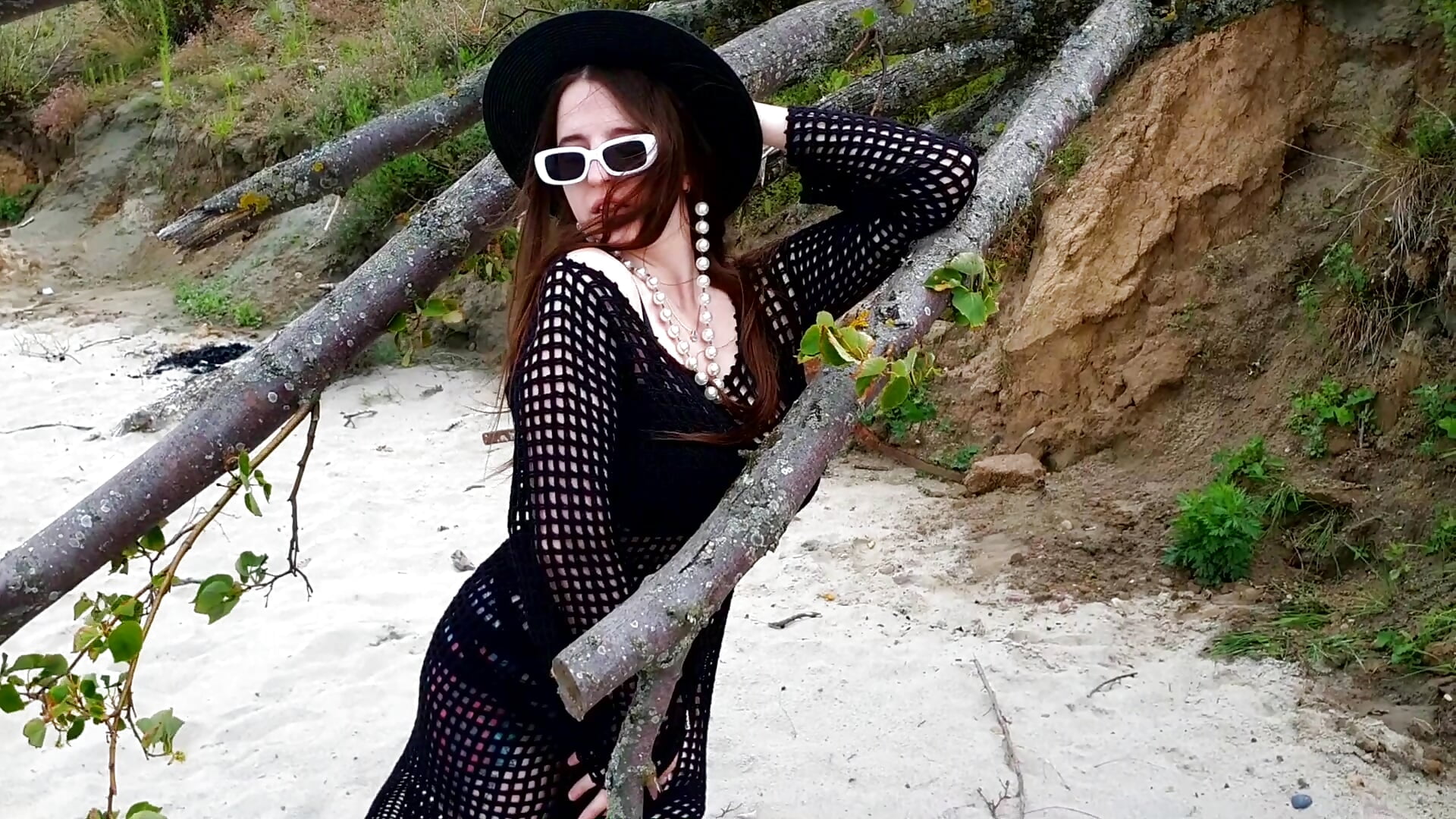 🖤 - video by ElizabethBronks cam model