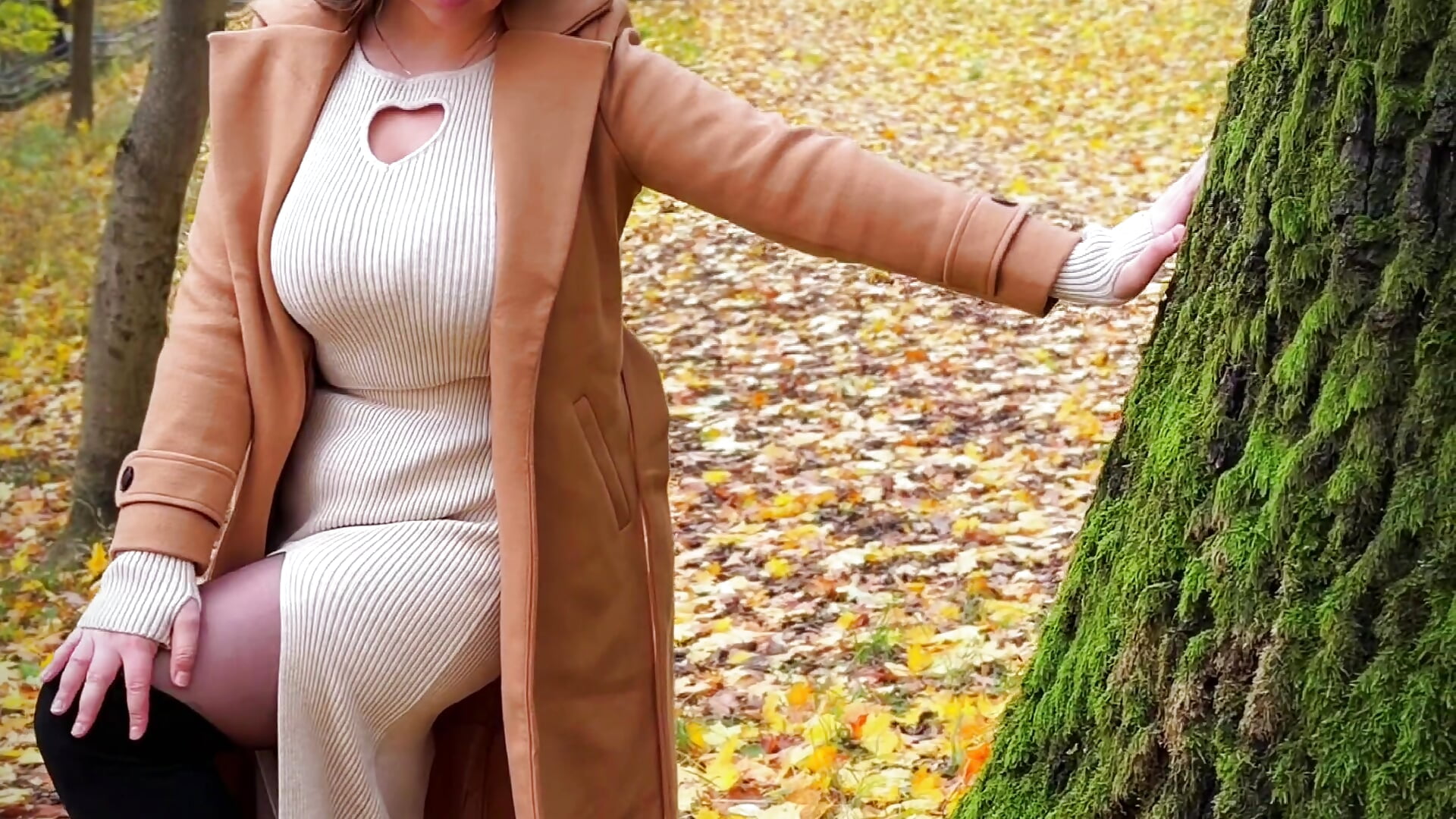 Autumn is a time of miracles 🍁 - video by ElizabethBronks cam model