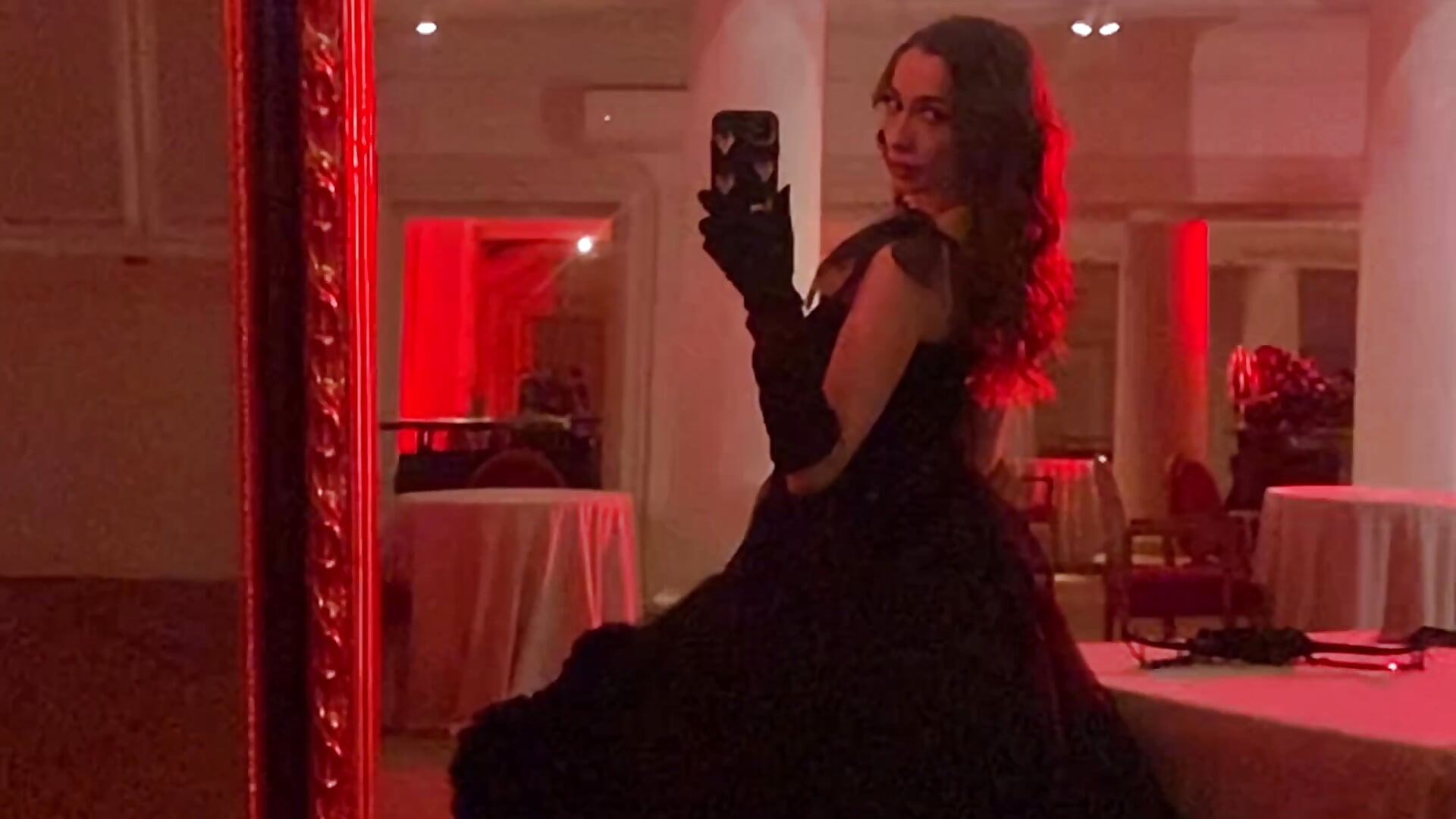 black beauty - video by MarieKarma cam model