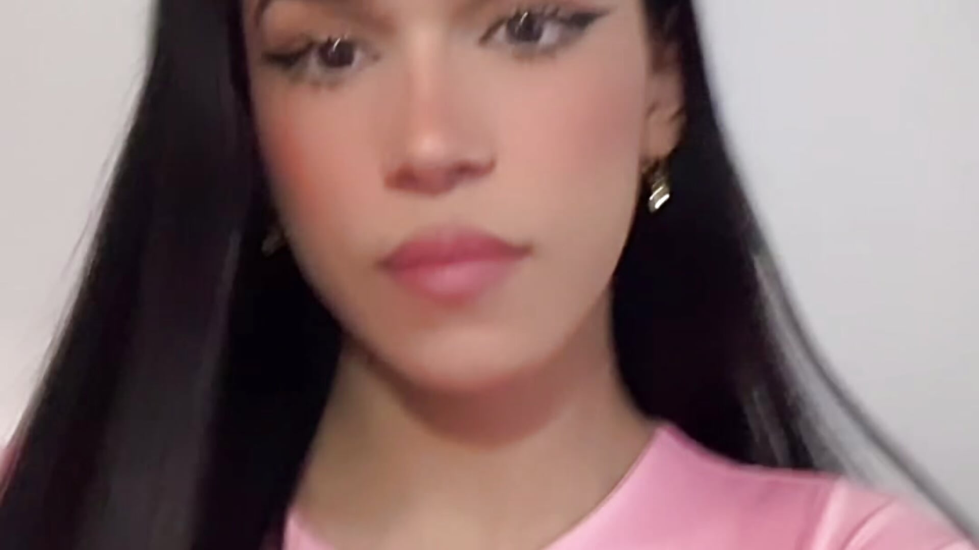 🌸 — filmik charlie_uwu, modela(-lki) na kamerkach
