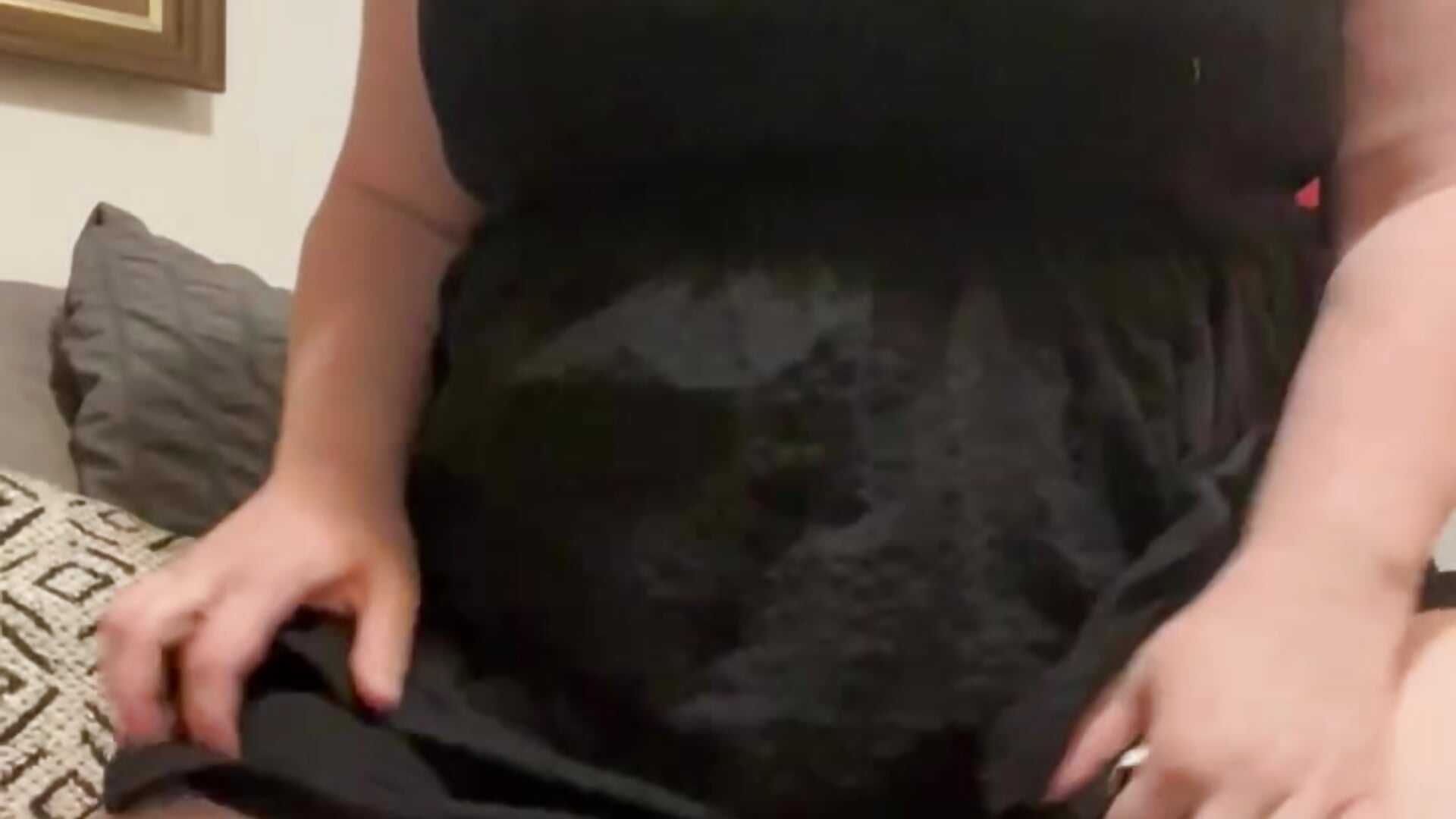 Would you peek under my dress? - NaturalSoftTits 캠 모델의 동영상