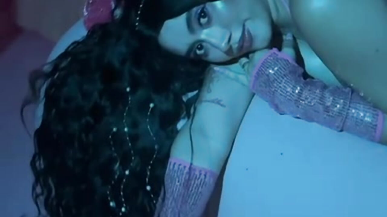 Is a special gift for u...!🪩💕 - video by angeline-777 cam model