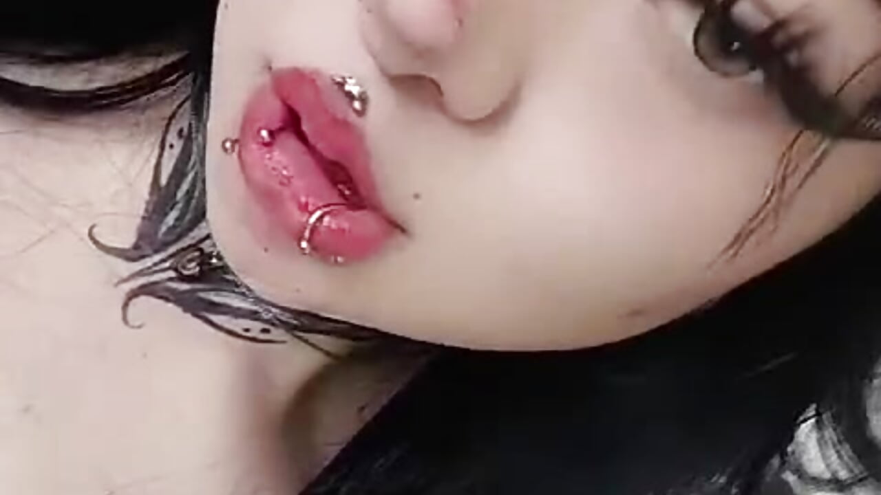Miy Piercings ♥ - video by Dianne_Golden cam model
