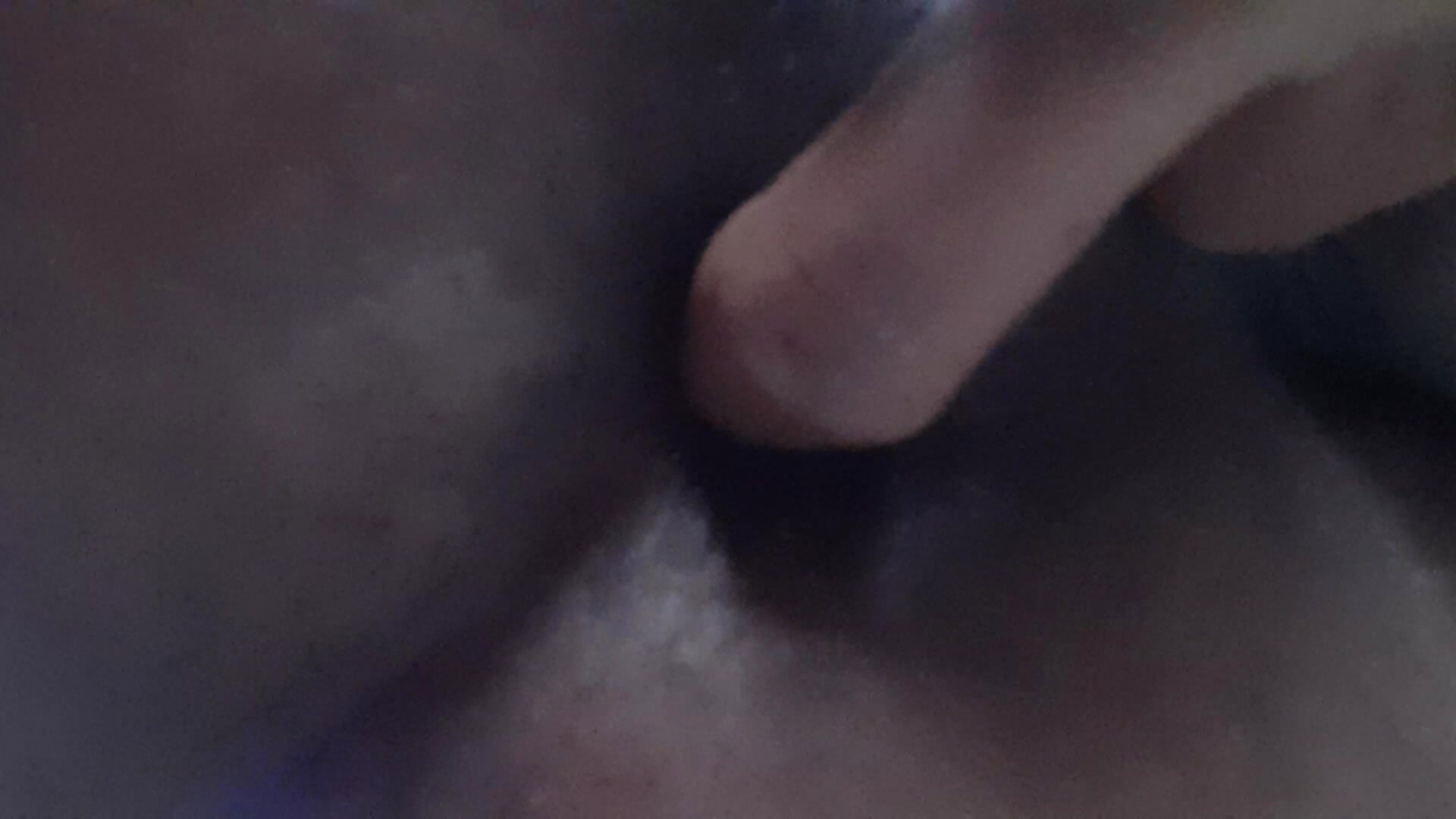 Put oil on the anus and put it on the finger and h - βίντεο μοντέλου Burhade--