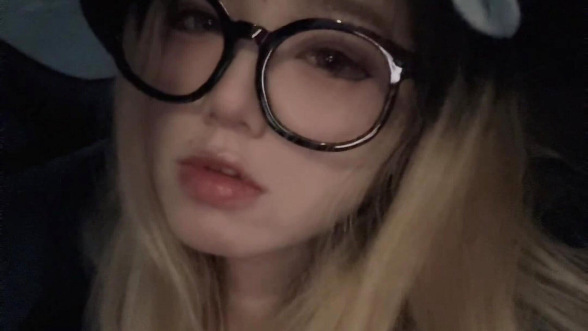 冬季の🐍 - video by SNAKEgirlQAQ cam model