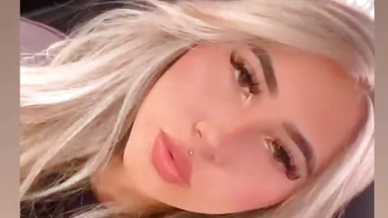 the camera loves me - video by Manuelaa__ cam model