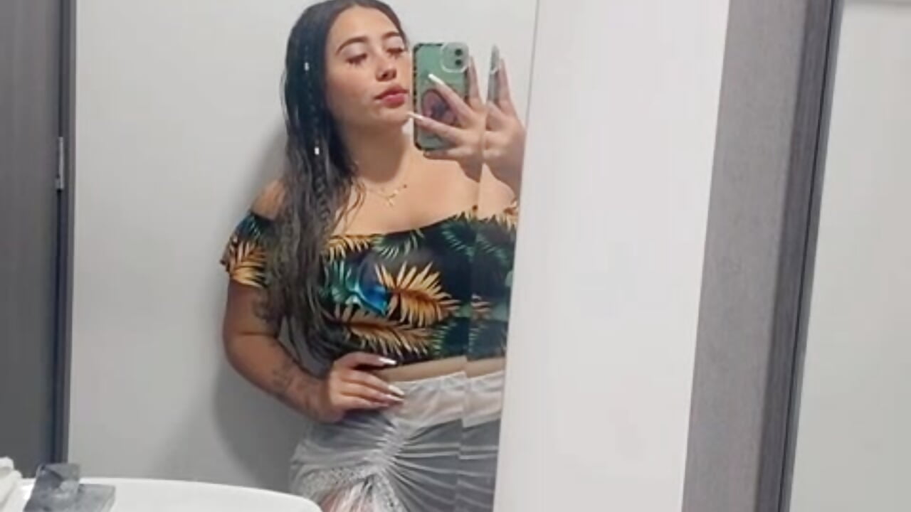 We go to the pool - video by Manuelaa__ cam model