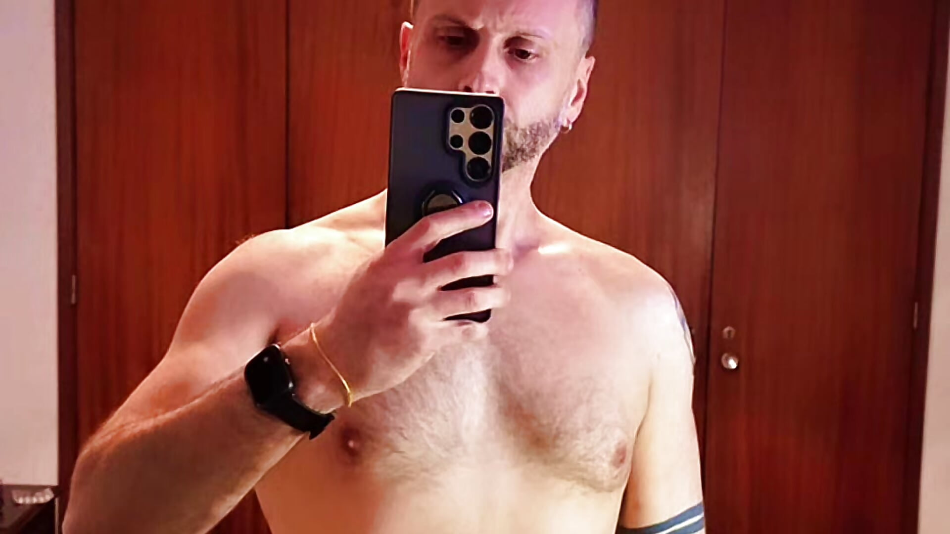 Pose pea foto. - video van fernandofpf cam-model