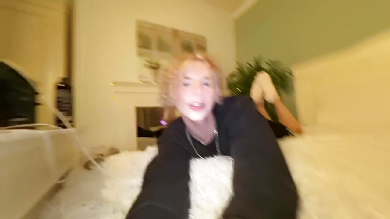 just me <3 - βίντεο μοντέλου Kudi_Minnt