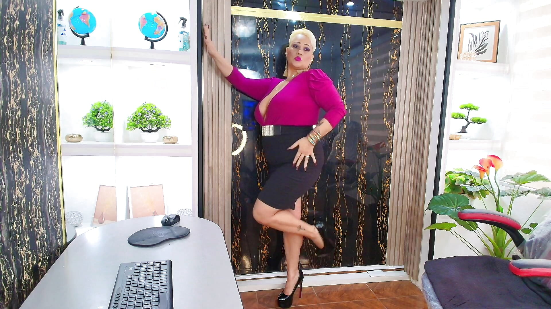 SEDUCTIVE AND ELEGANT - Vídeo de GianellaCox_, modelo de vídeos