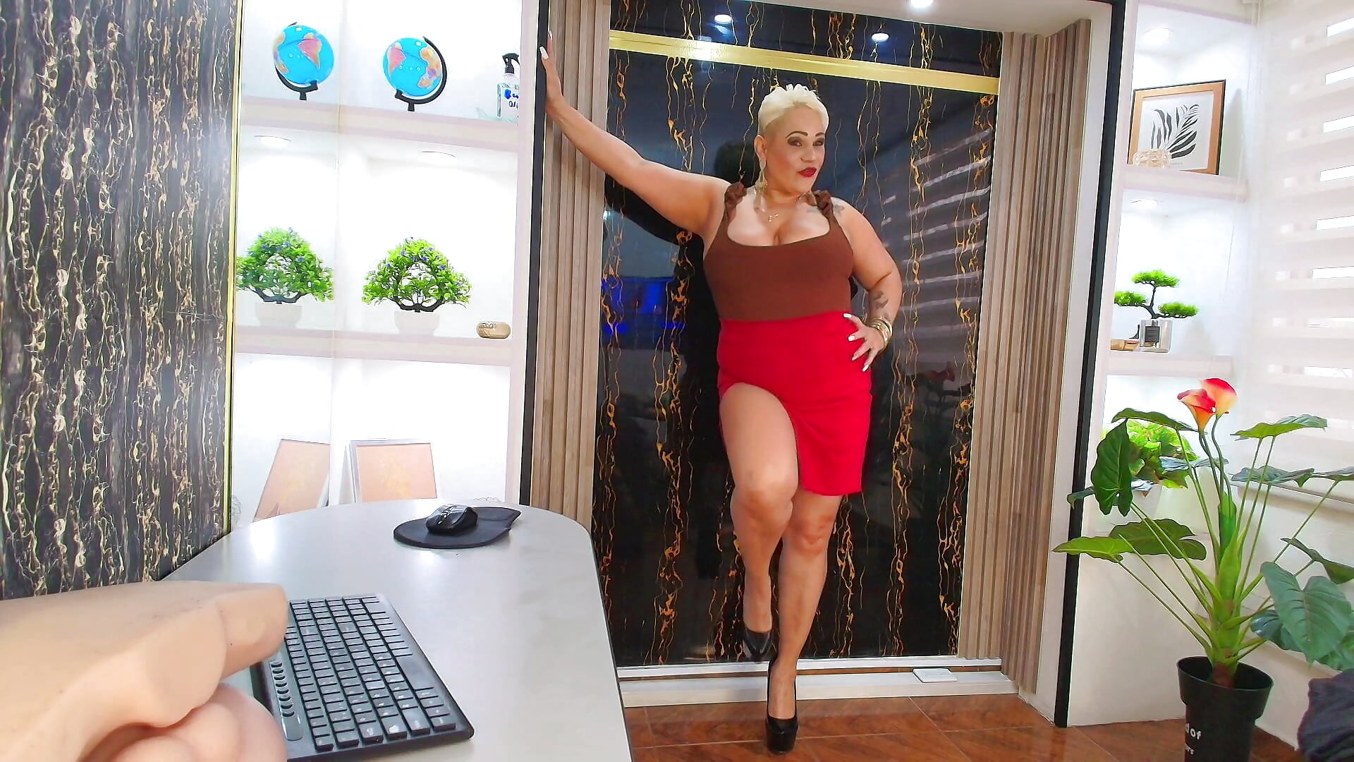 Sensual Secretary - Vídeo de GianellaCox_, modelo de vídeos