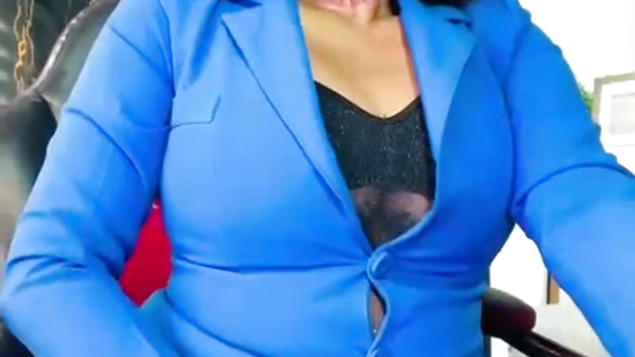 I am your secretary, very horny and with wet panties. - AmberNix主播的视频