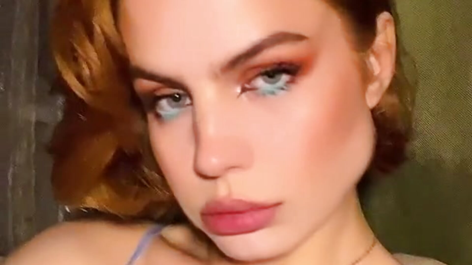 Eve fooling around - video by SaraNorma cam model