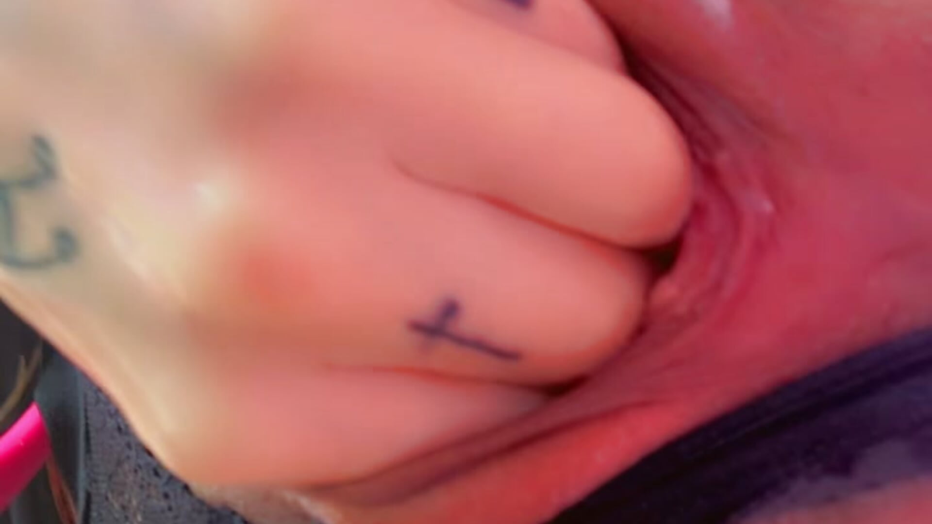 Fist vaginal bien crémeux - video by Chachou000 cam model