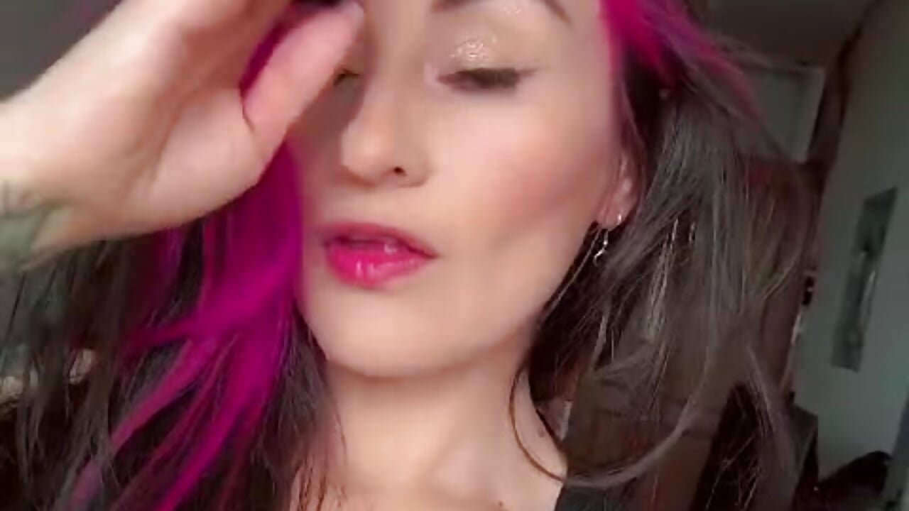 look change - 視頻由 LuisaFernanda170823 主播提供