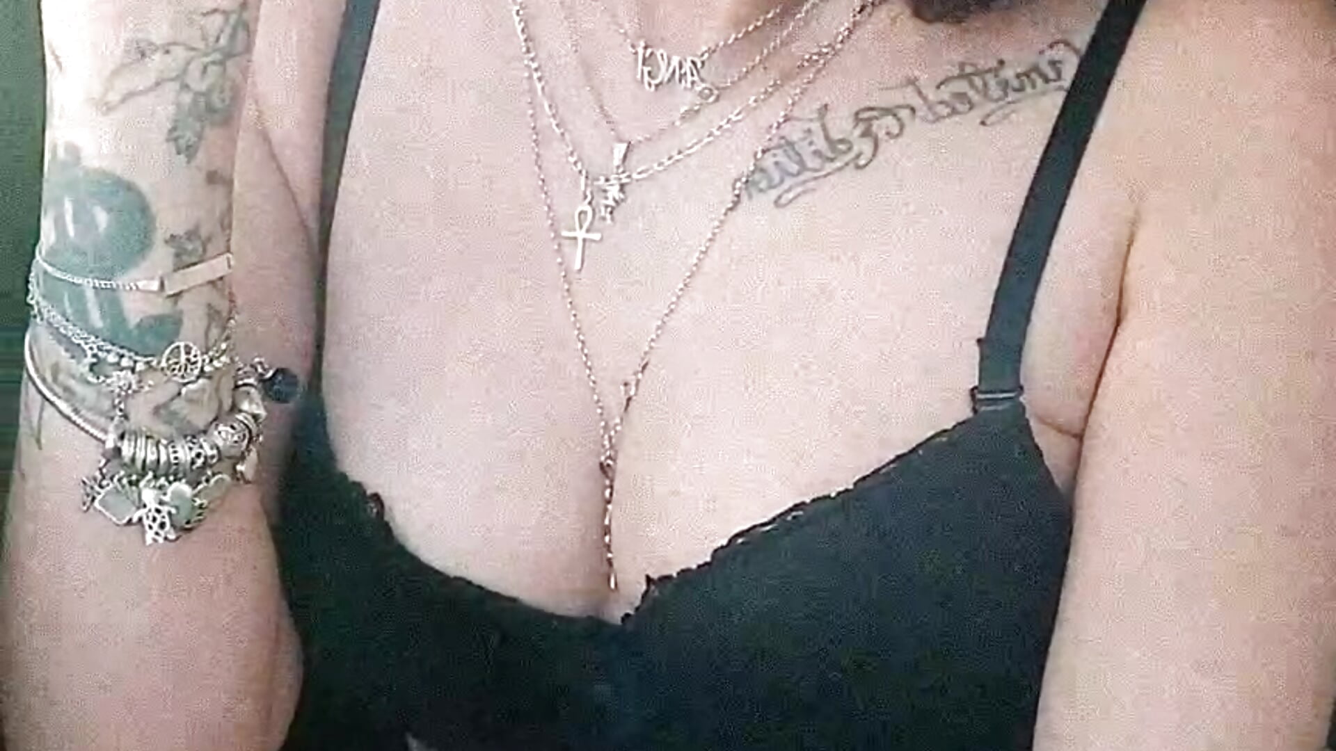 Szopi a kocsibaan - video của người mẫu cam An_g_elly