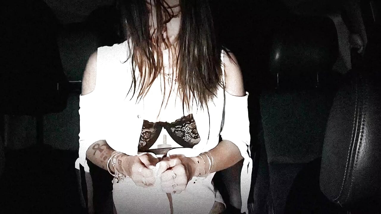 Car scene 👀 - video by An_g_elly cam model