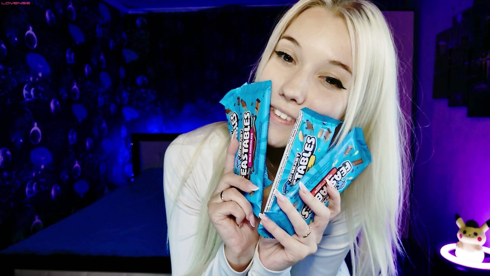 chocolate from Mr. Beast - video by NaomiHita cam model