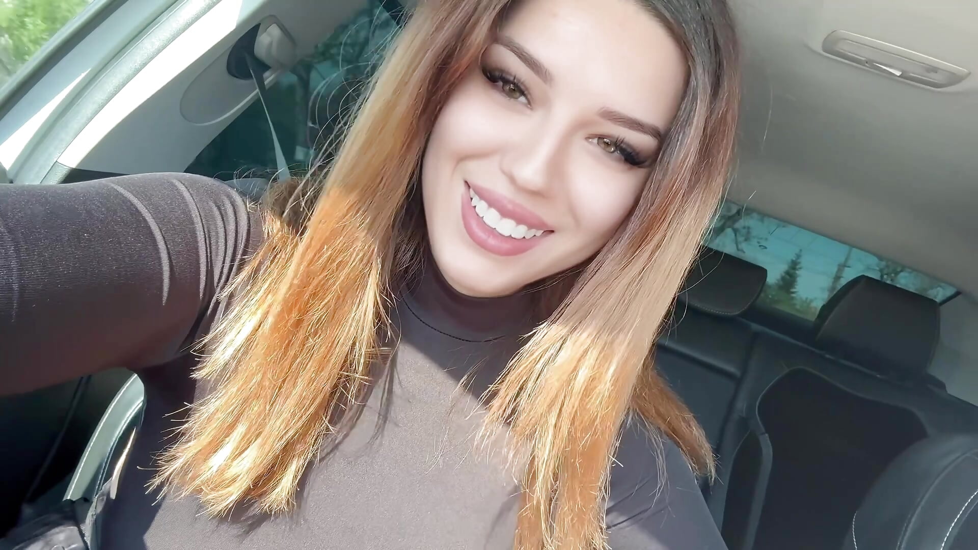 How many fantasies can you have about me in a day?😏🤭 - video van NadiraNoor cam-model