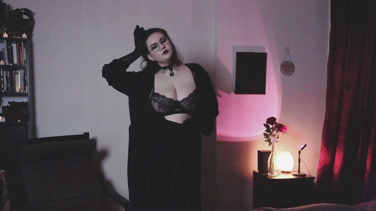 Welcome to Purgatory. I'm your guide. - video Laura_Karamazov kameramallilta