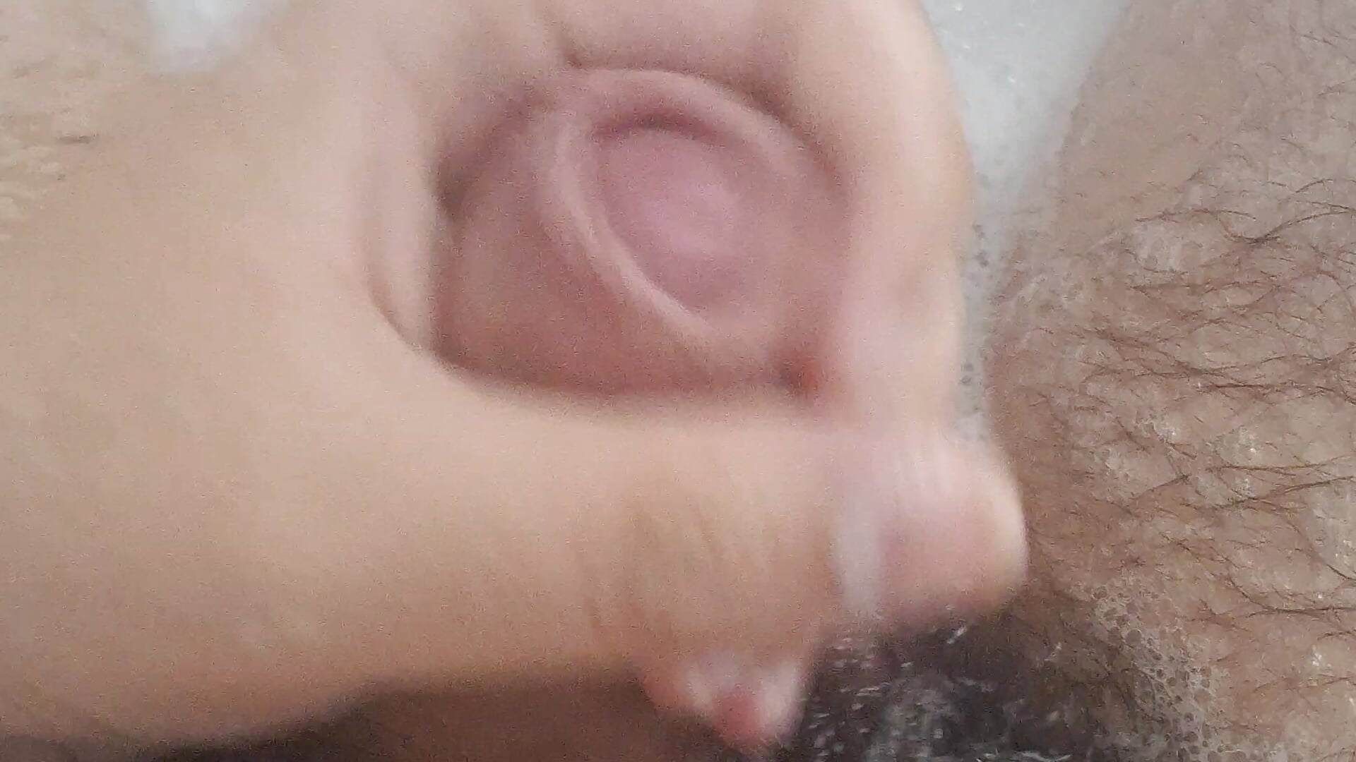 Playing a little in the bath 2 - video by Javier_bear cam model