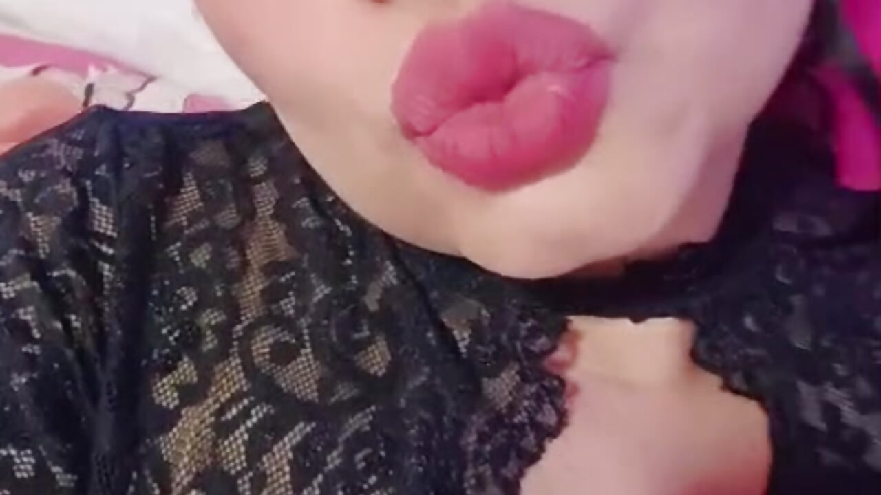 Kiss for you - วิดีโอโดย MaidenGame โมเดลแคม