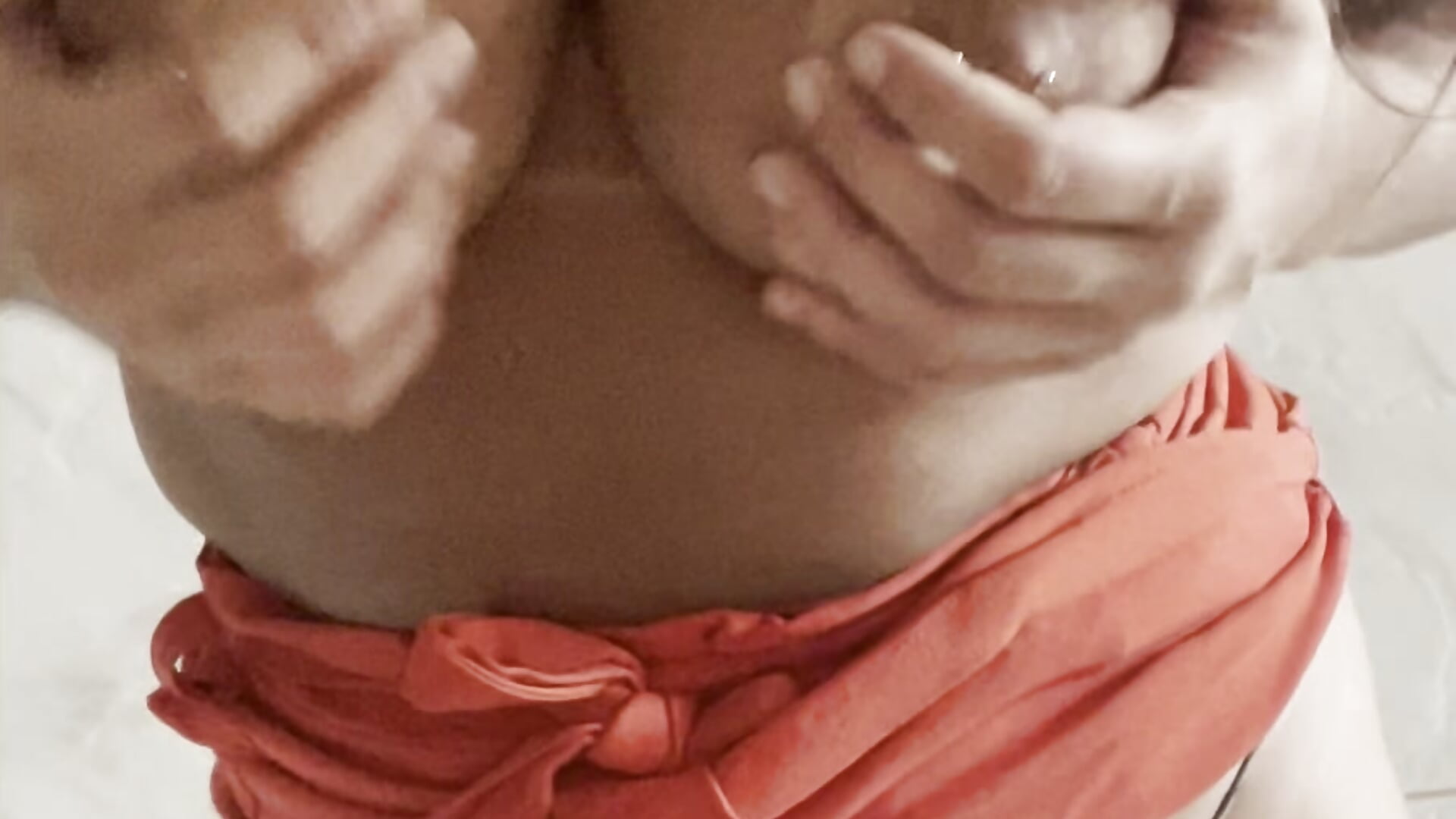 Show boobs